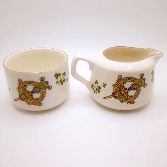 Carrigaline Pottery Co Ireland Cream Sugar Set Sword Shamrock Design 2.5" Height - Picture 3 of 9